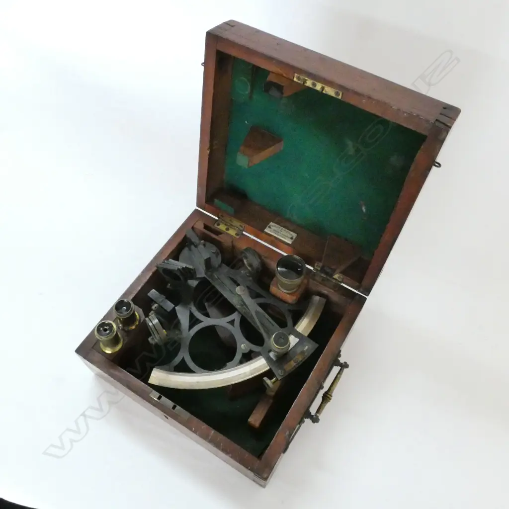 SEXTANT IN MAHOGANY CASE, MARKED ON THE ARC 'J. PARKES & SONS, LIVERPOOL' ... Image 1++